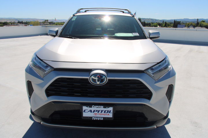Certified 2022 Toyota RAV4 SE image 8