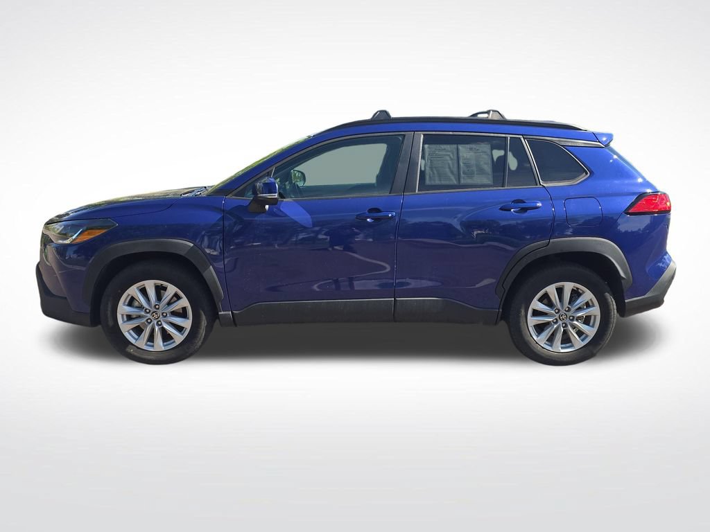 Used 2022 Toyota Corolla Cross LE w/ Moonroof Package AWD/4WD image 2
