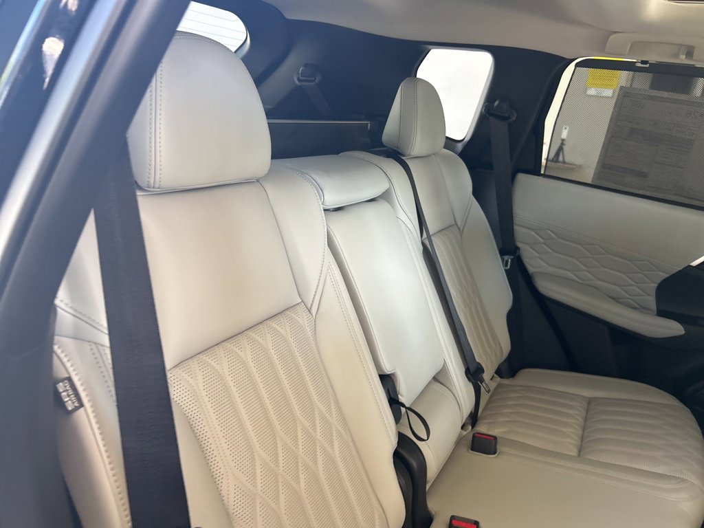 New 2025 Mitsubishi Outlander AWD image 28