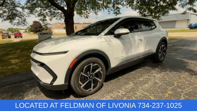 Certified 2025 Chevrolet Equinox EV LT FWD image 4