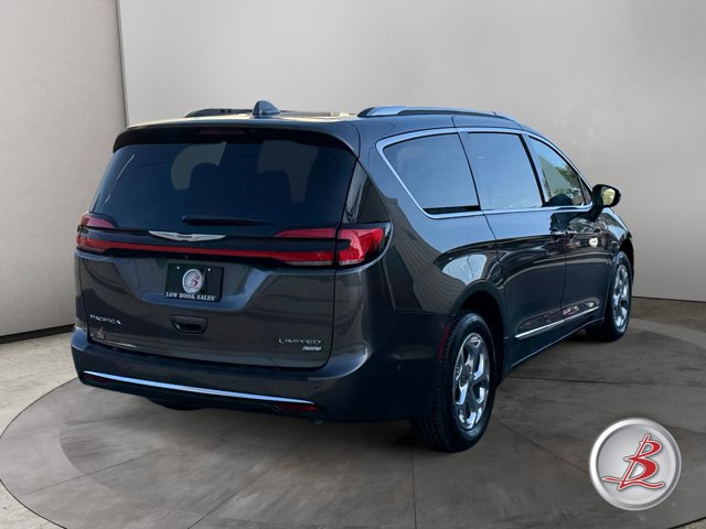 Used 2021 Chrysler Pacifica Limited w/ Premium & Safety Sphere Group AWD/4WD image 7