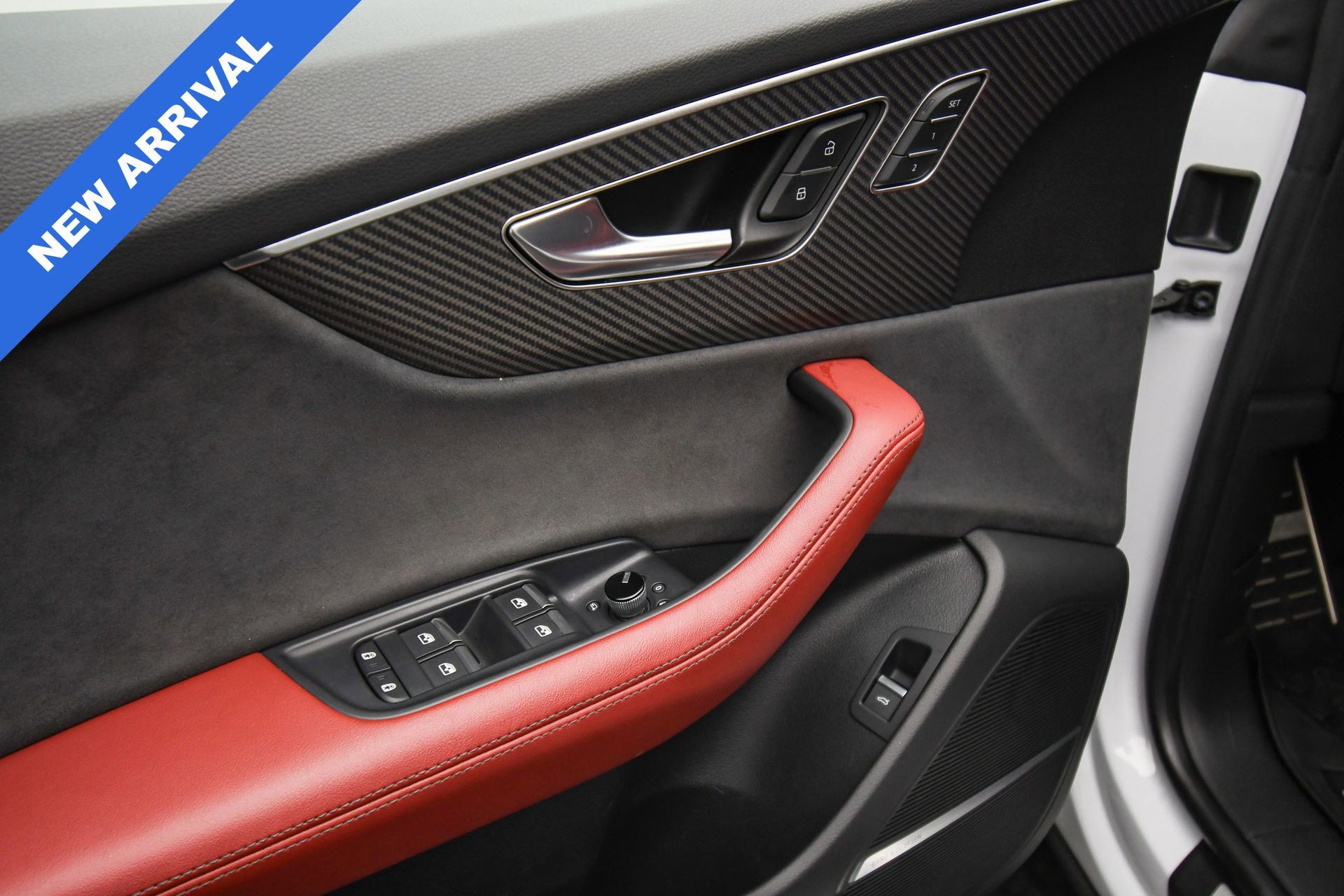 Used 2024 Audi SQ8 Premium Plus w/ Executive Package image 44