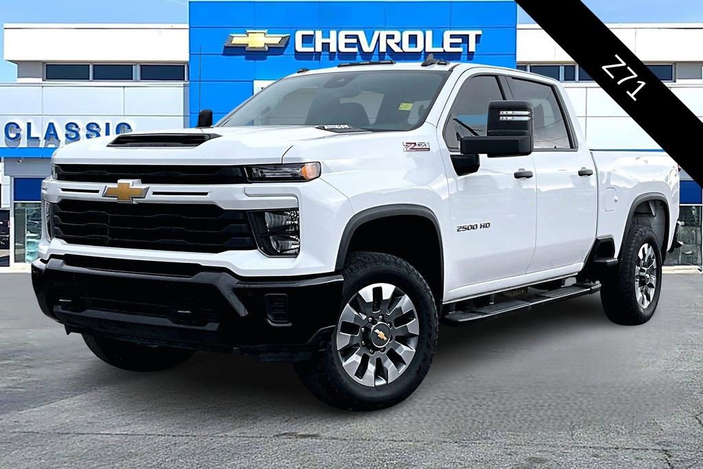 Used 2025 Chevrolet Silverado 2500 Custom w/ Custom Value Package image 3