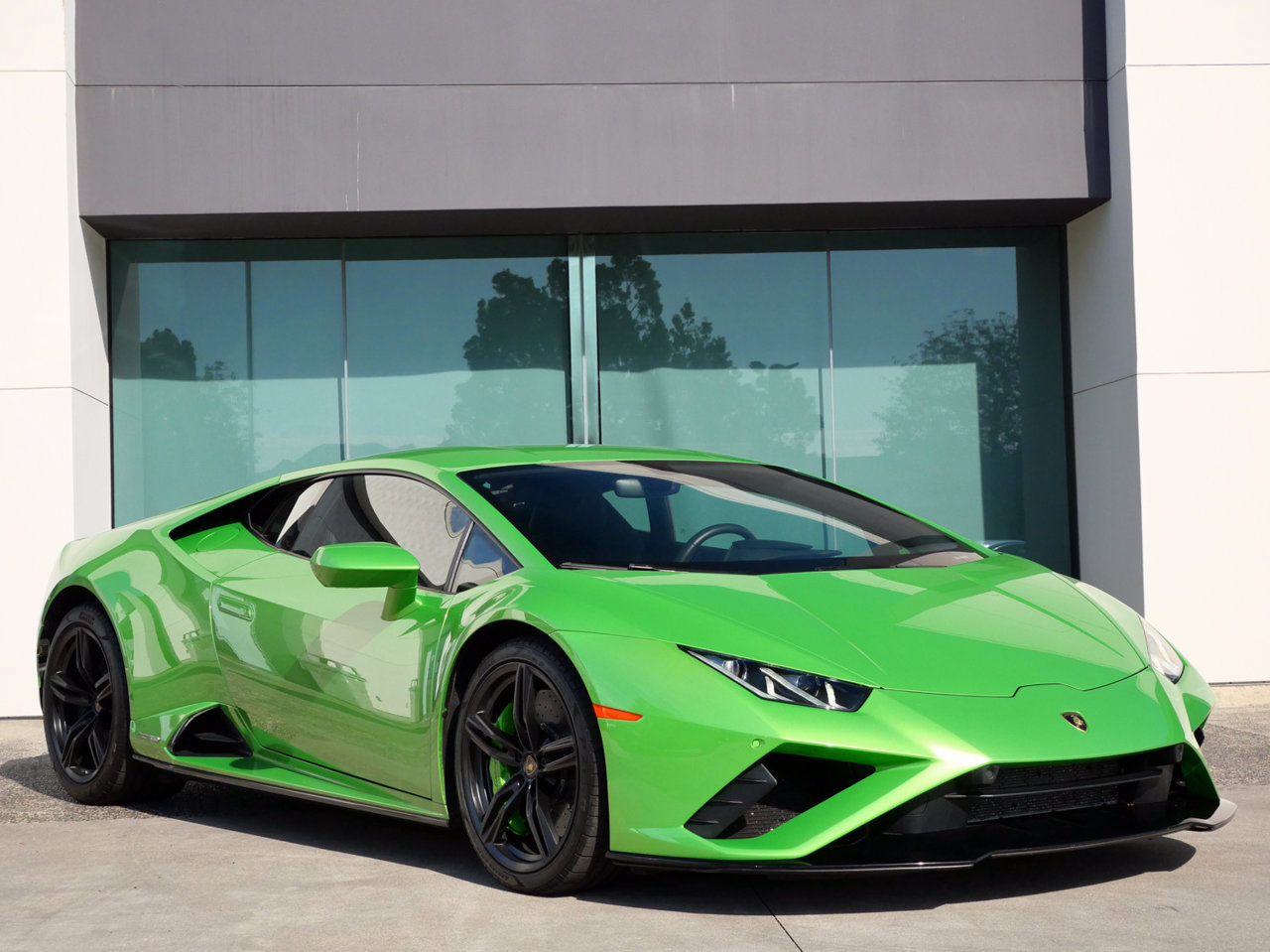 Used 2021 Lamborghini Huracan EVO RWD image 1