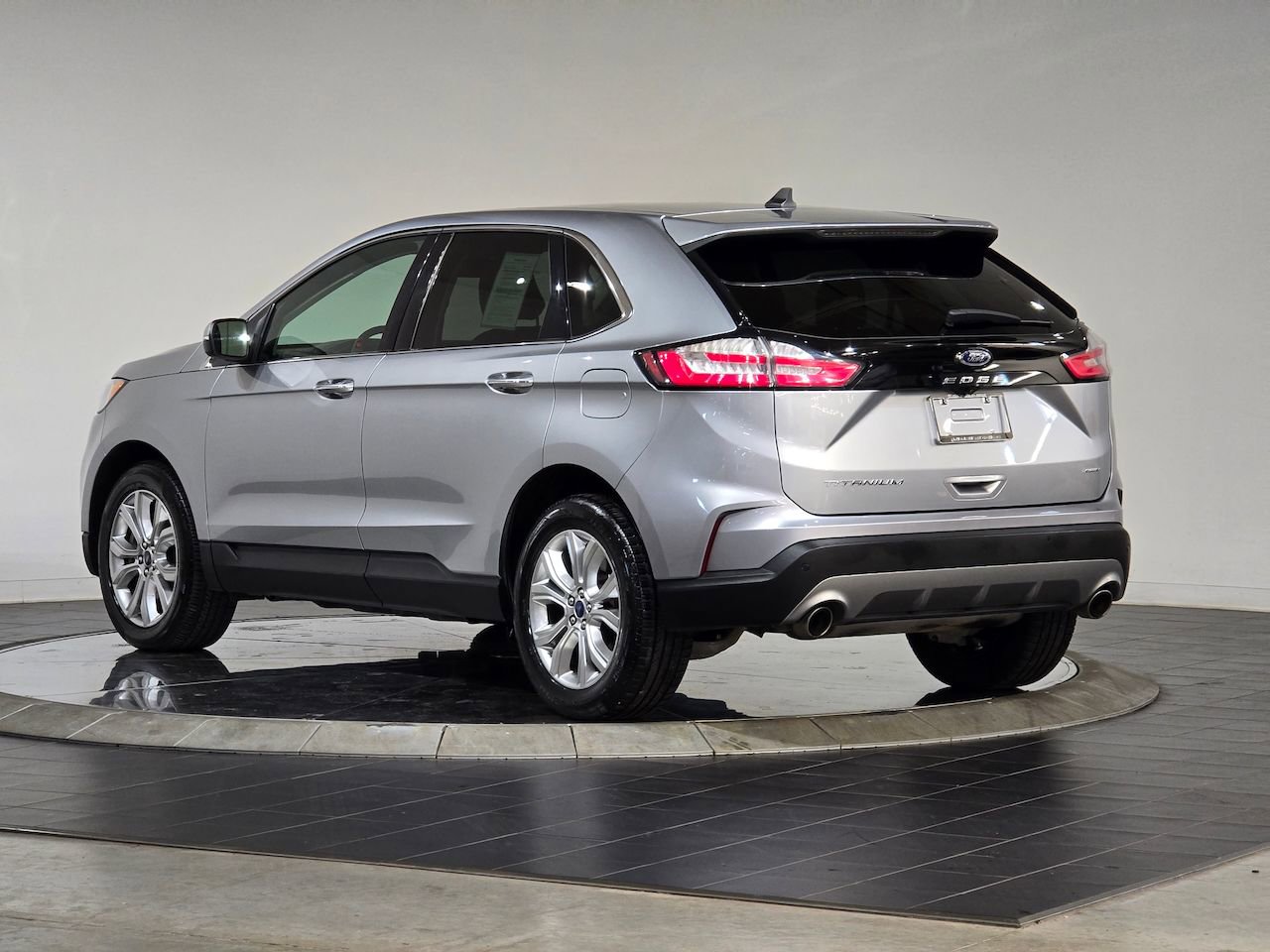 Used 2022 Ford Edge Titanium image 7