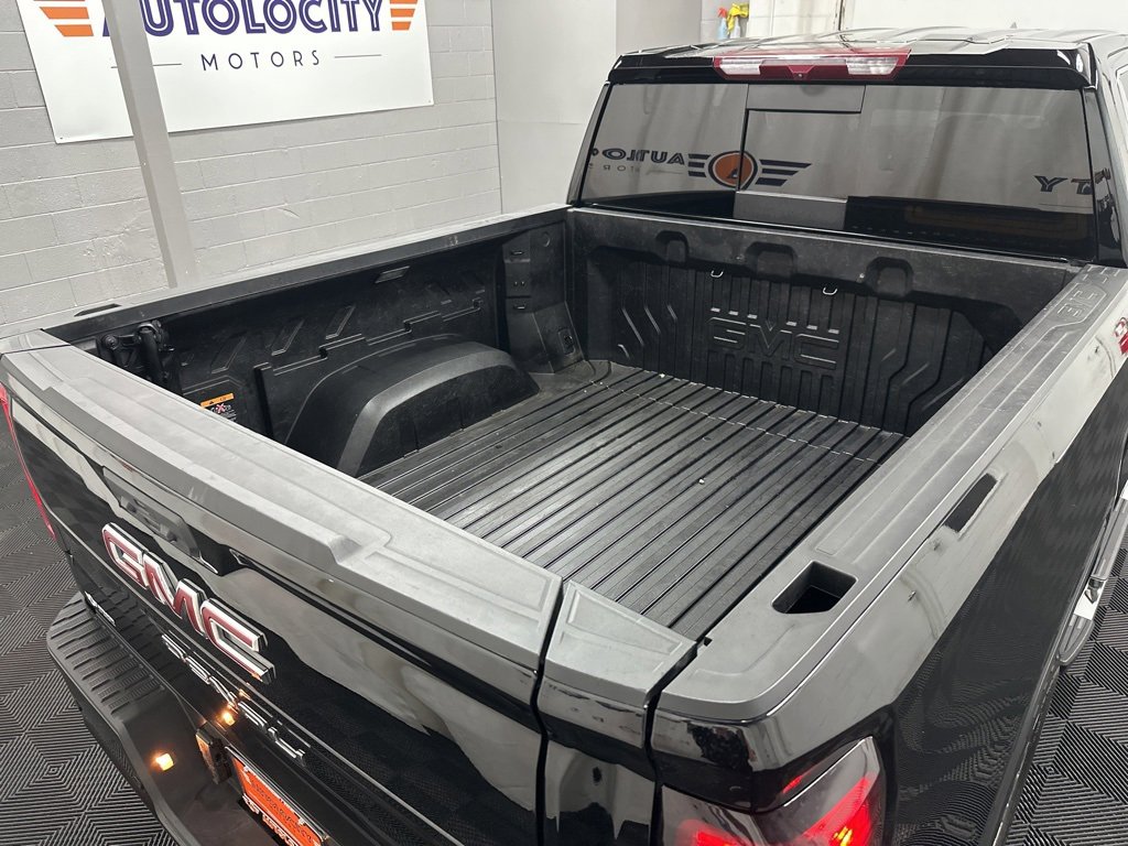 Used 2024 GMC Sierra 1500 Denali w/ Denali Carbonpro Edition image 11
