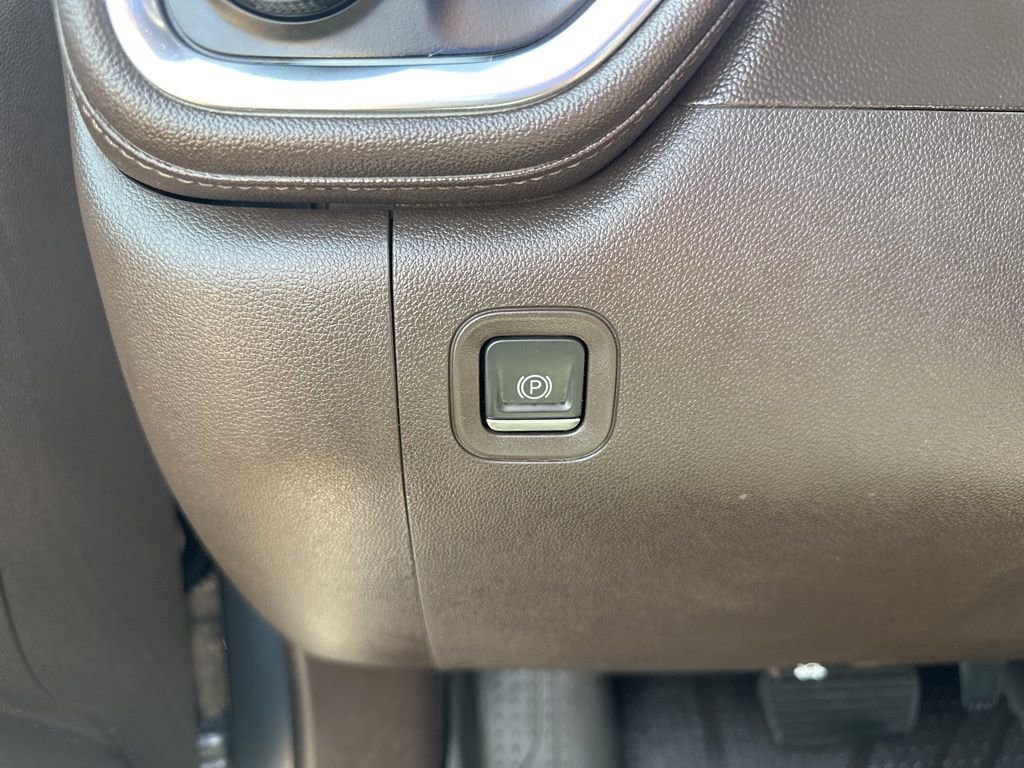 Used 2019 Chevrolet Silverado 1500 LT w/ All-Star Edition image 13