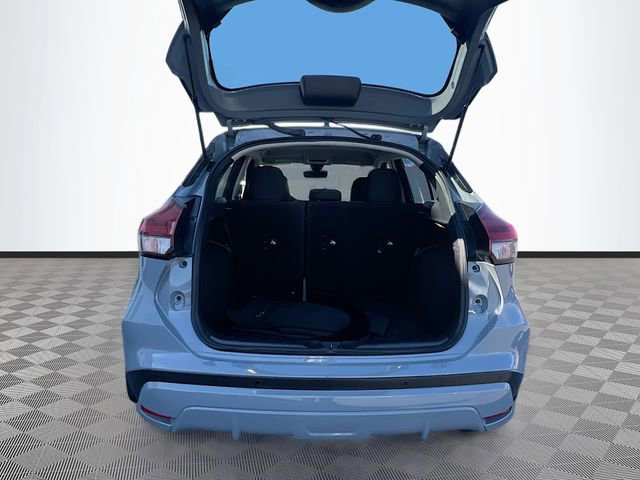 Used 2022 Nissan Kicks SV w/ Interior Electronics Package FWD image 23
