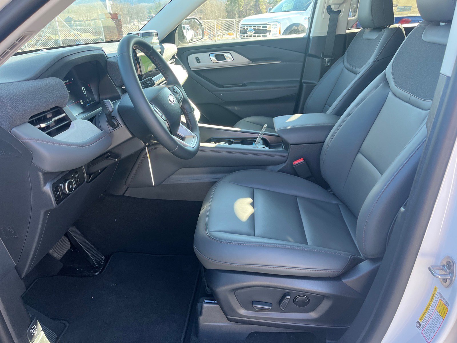 New 2026 Ford Explorer Active w/ Active Comfort Package image 16