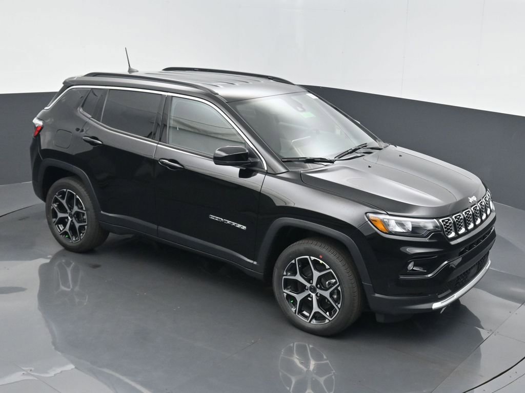 Used 2025 Jeep Compass Limited image 34