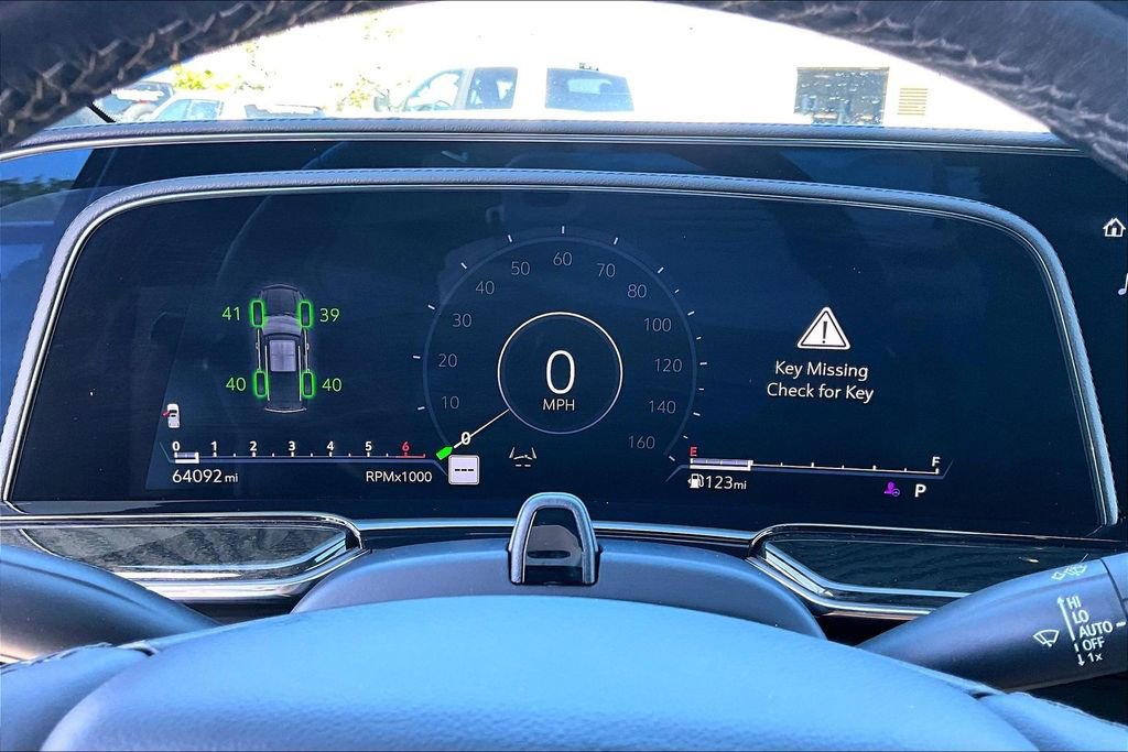 Used 2024 Cadillac Escalade Premium Luxury image 19