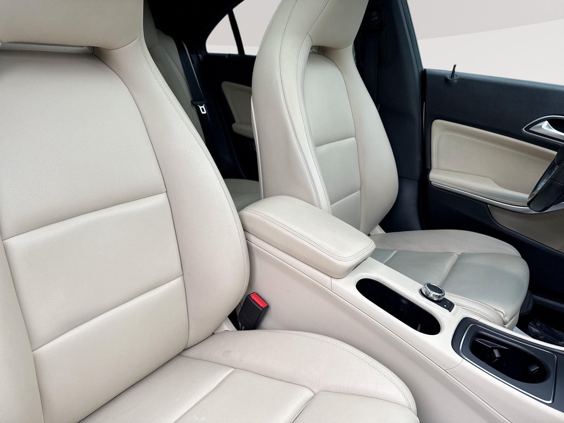 Used 2019 Mercedes-Benz CLA 250 4MATIC image 24