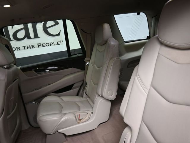 Used 2019 Cadillac Escalade Luxury AWD/4WD image 22