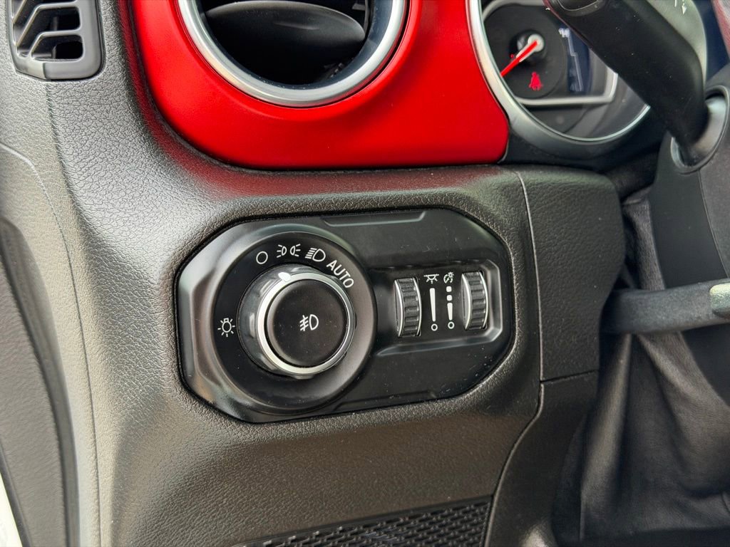 Used 2018 Jeep Wrangler Unlimited Rubicon AWD/4WD image 18