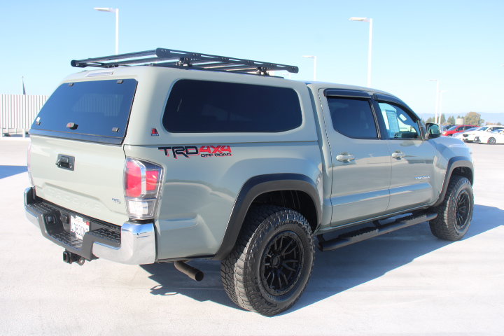 Used 2022 Toyota Tacoma TRD Off-Road AWD/4WD image 3