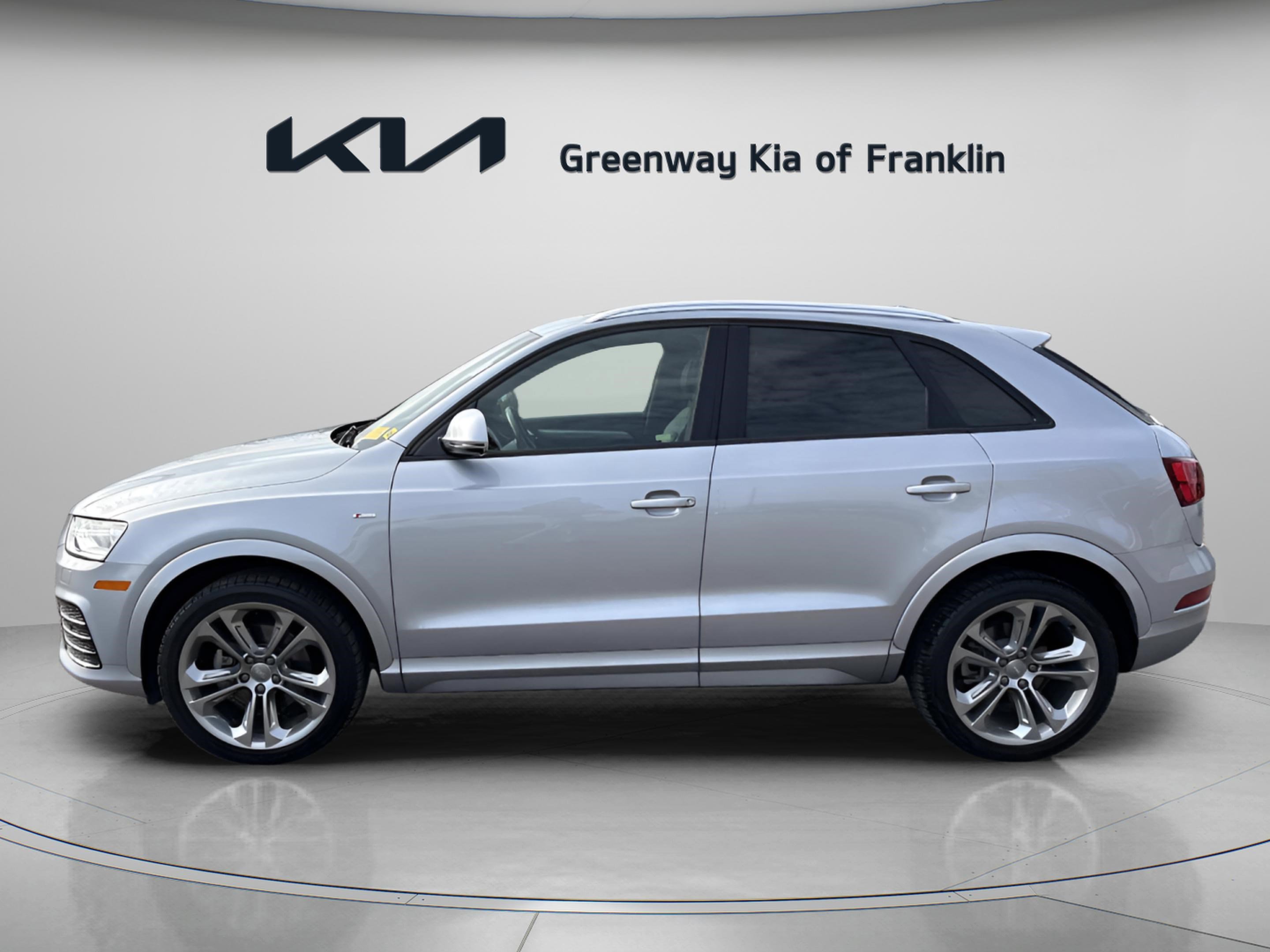 Used 2018 Audi Q3 2.0T Premium w/ Convenience Package image 4
