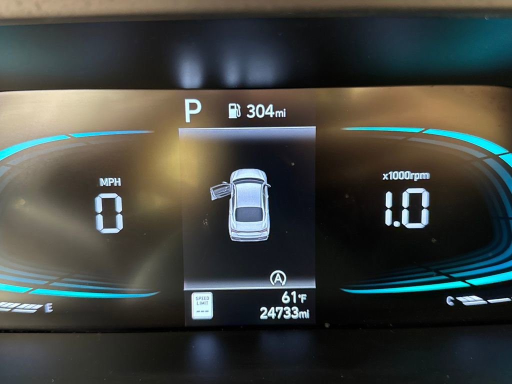 Certified 2025 Hyundai Elantra SE image 15