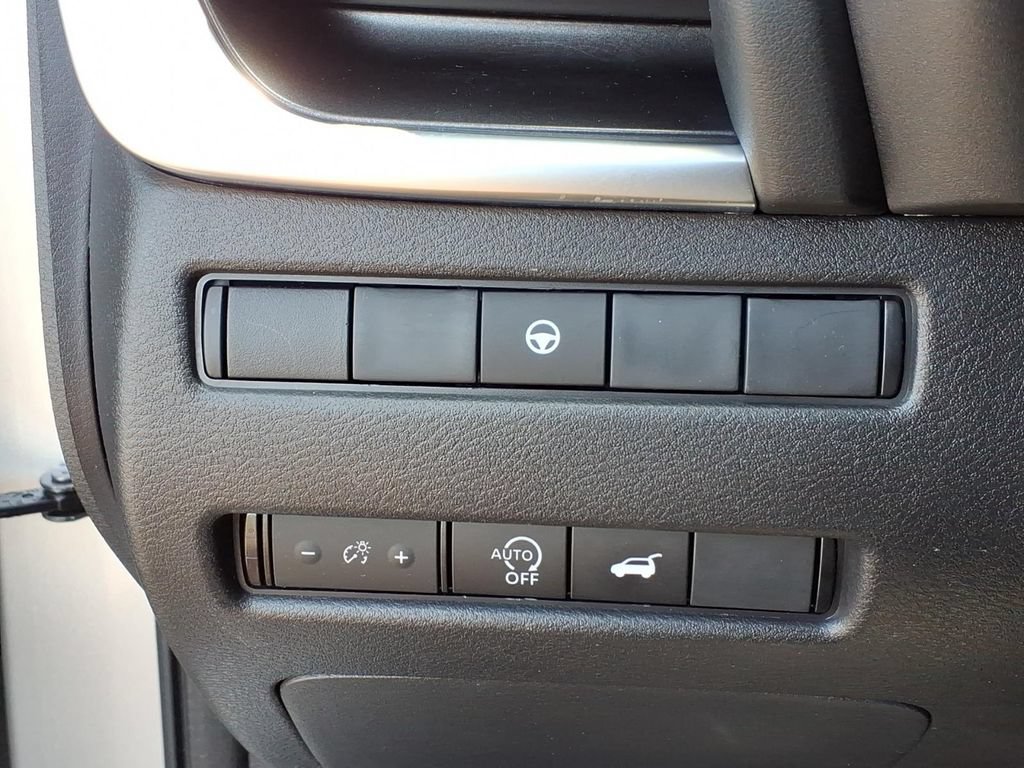 Certified 2023 Nissan Rogue SV w/ SV Premium B Package AWD/4WD image 18
