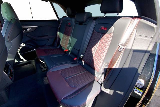 Certified 2025 Audi RS Q8 performance image 18