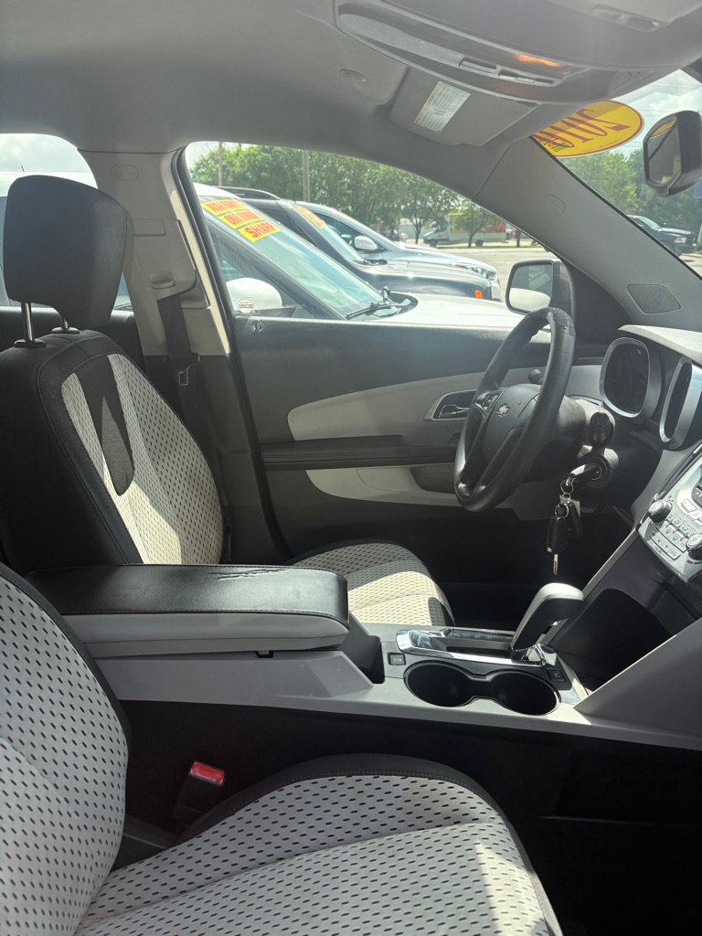 Used 2010 Chevrolet Equinox LS FWD image 14