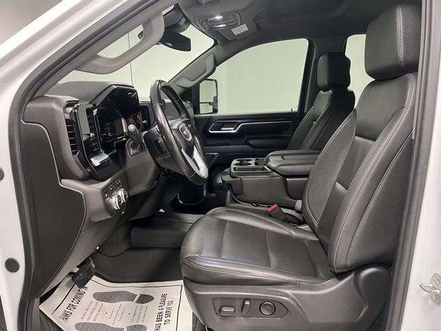 Used 2025 GMC Sierra 3500 SLT AWD/4WD image 14