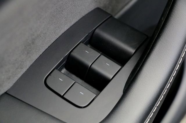 Used 2022 Tesla Model Y Performance image 17