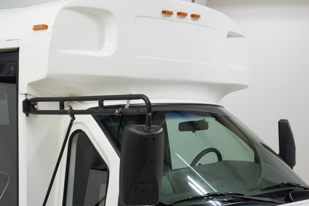 Used 2004 Chevrolet Express 3500 3500 2dr Commercial/Cutaway/Ch w/ School Bus Package image 15