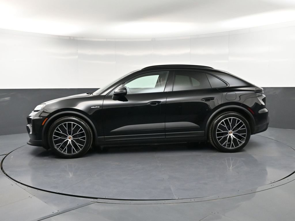 New 2026 Porsche Macan 4 Electric AWD/4WD image 2