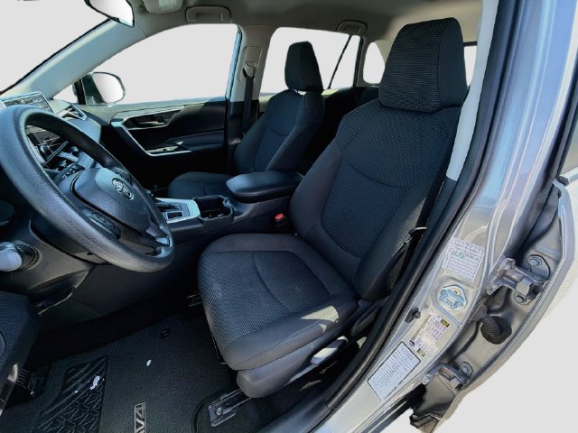 Used 2025 Toyota RAV4 LE AWD/4WD image 21