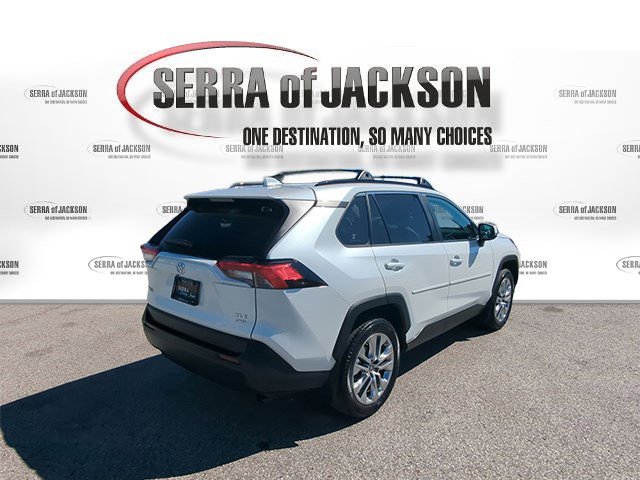Used 2025 Toyota RAV4 XLE Premium w/ Weather Package AWD/4WD image 9