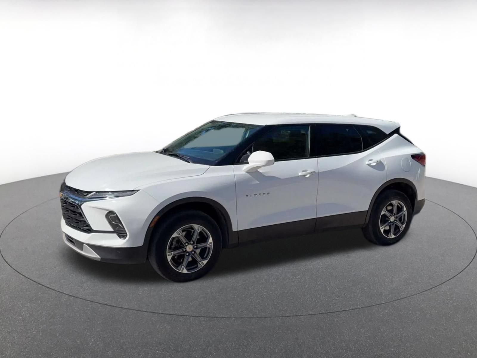 Used 2026 Chevrolet Blazer LT FWD image 7