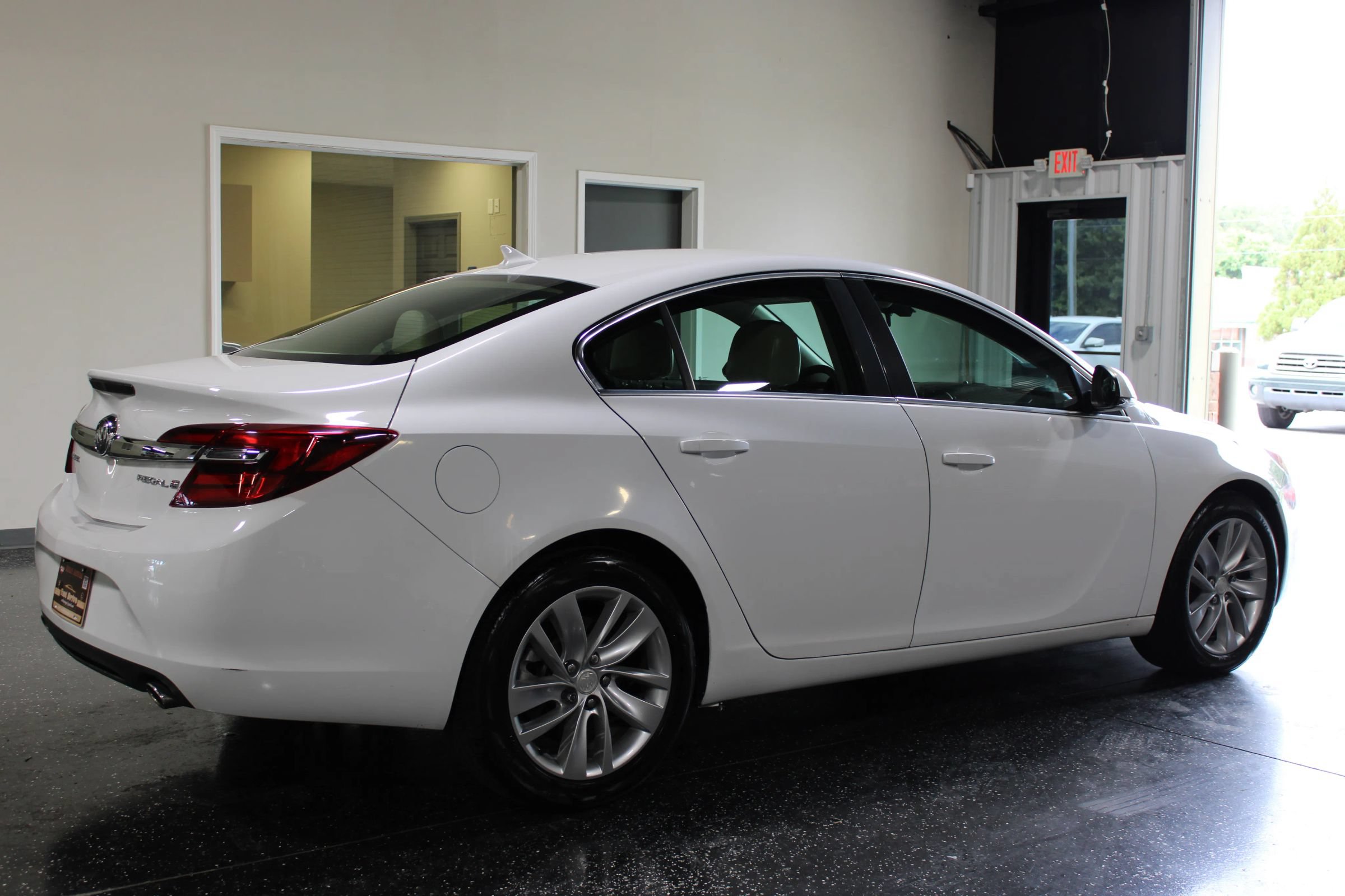 Used 2014 Buick Regal FWD image 3