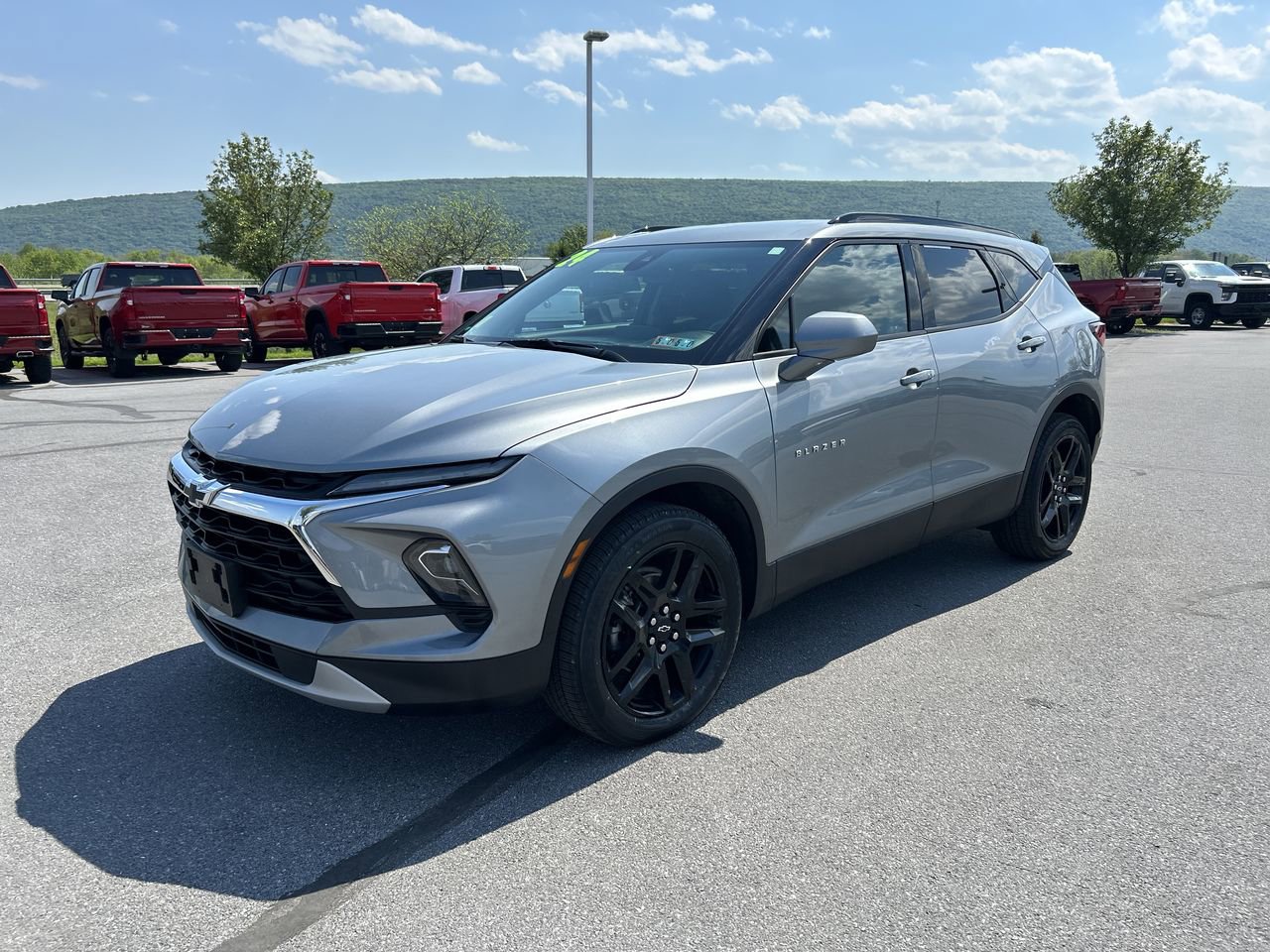 Used 2024 Chevrolet Blazer LT w/ Convenience Package AWD/4WD image 3