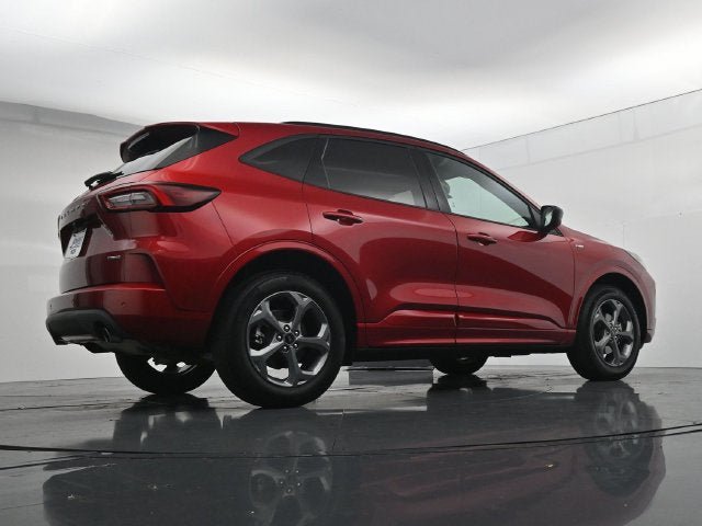 Certified 2023 Ford Escape ST-Line w/ Tech Pack #1 AWD/4WD image 40
