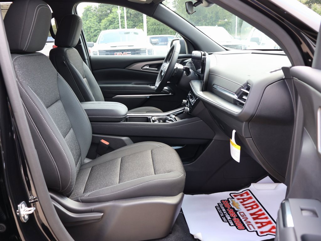 New 2025 Chevrolet Traverse LT w/ Driver Confidence Package image 37