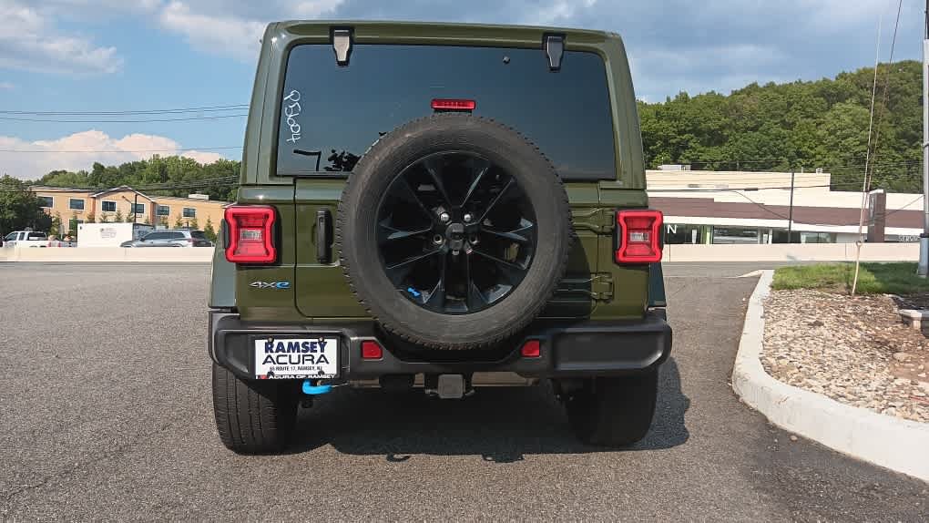 Used 2023 Jeep Wrangler Unlimited Sahara w/ Cold Weather Group AWD/4WD image 6