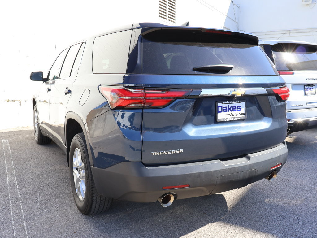 Used 2023 Chevrolet Traverse LS w/ Safety Package FWD image 8