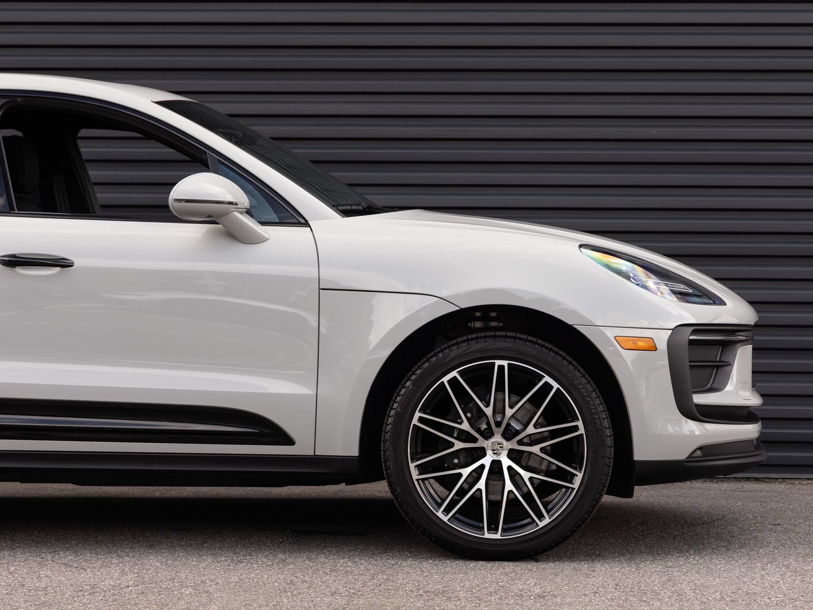 New 2025 Porsche Macan AWD/4WD image 9