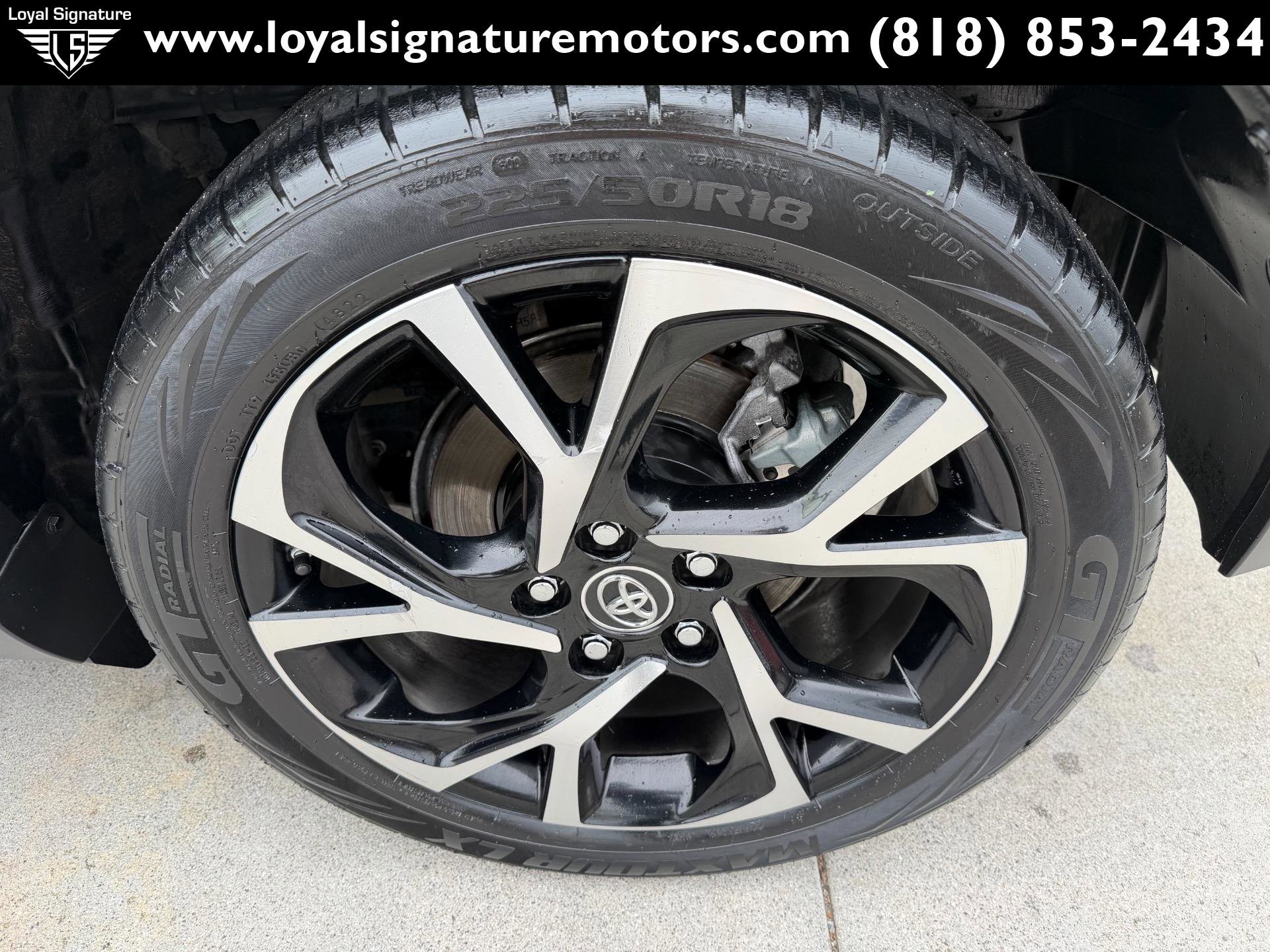Used 2019 Toyota C-HR XLE FWD image 22