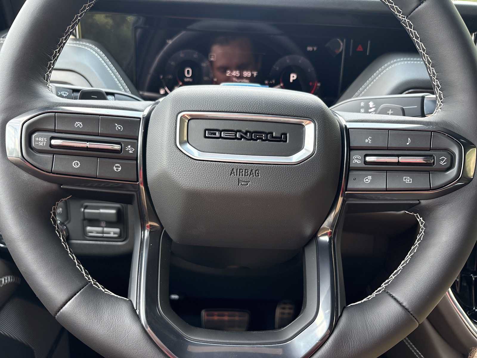 New 2026 GMC Yukon Denali Ultimate AWD/4WD image 9
