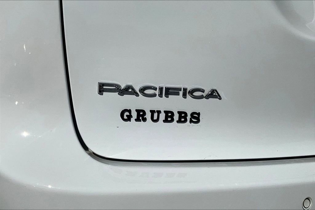 Used 2021 Chrysler Pacifica Touring-L image 43