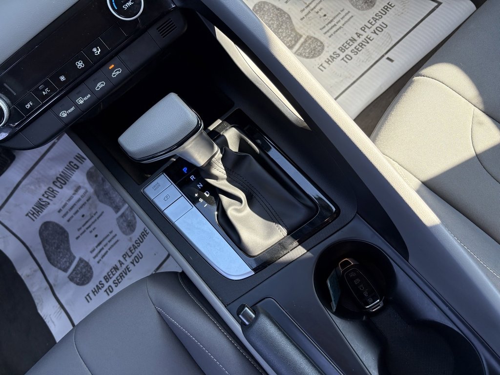 Used 2023 Hyundai Elantra SEL image 28