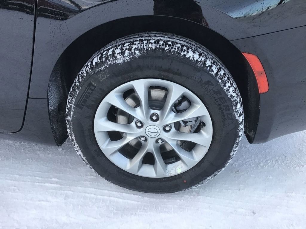 New 2026 Chrysler Pacifica Select image 10