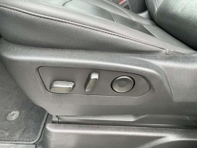 Used 2023 Chevrolet Suburban LT image 9