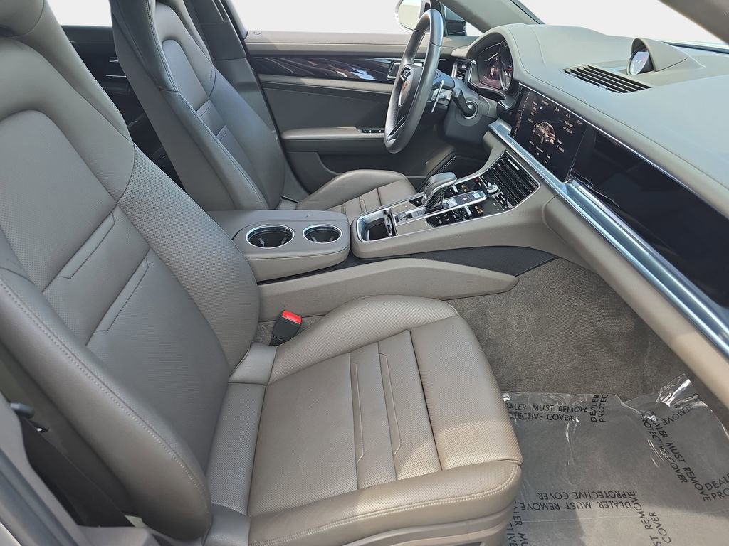 Used 2021 Porsche Panamera image 12