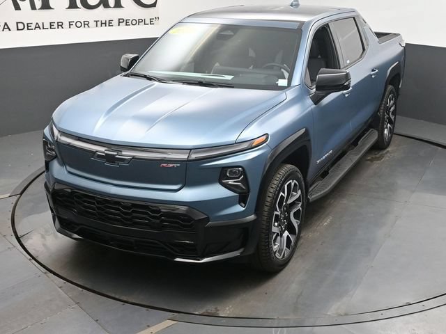 Certified 2025 Chevrolet Silverado EV RST AWD/4WD image 39