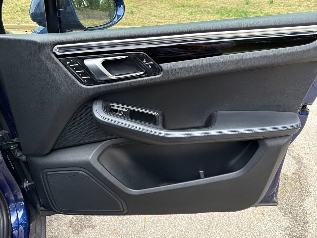 Used 2023 Porsche Macan image 29