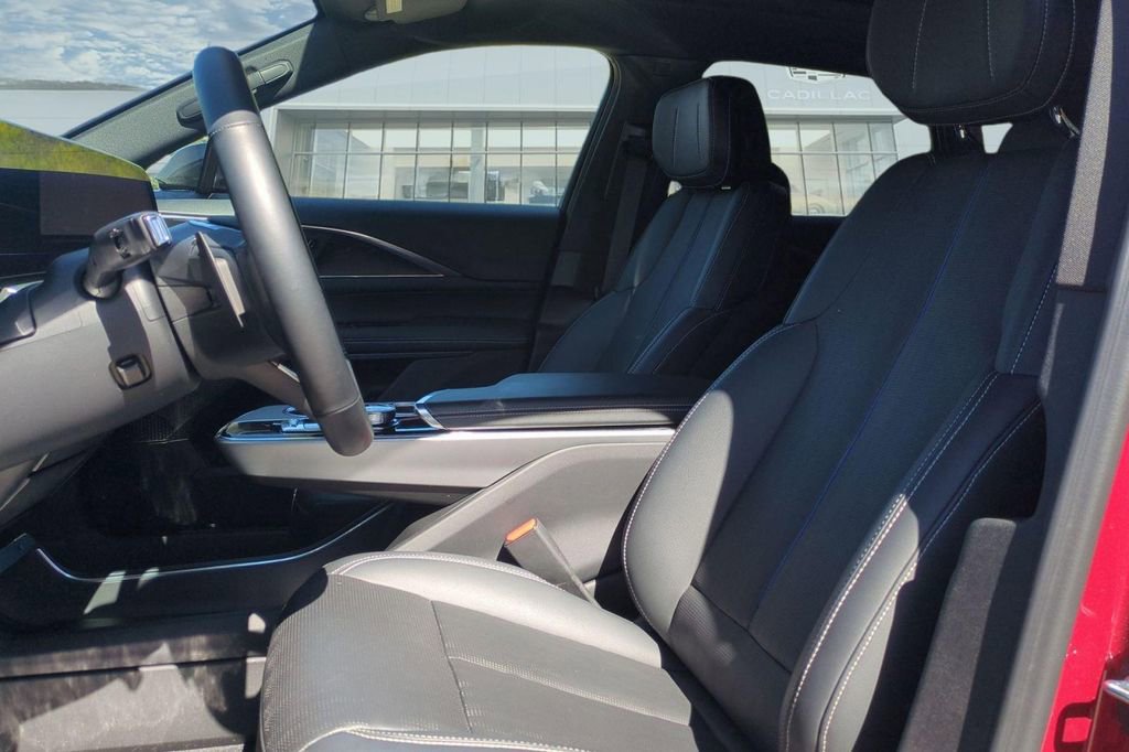 Certified 2024 Cadillac Lyriq Luxury image 13