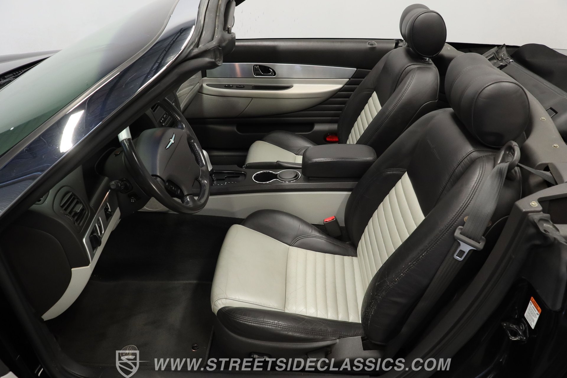 Used 2002 Ford Thunderbird Neiman Marcus RWD image 35