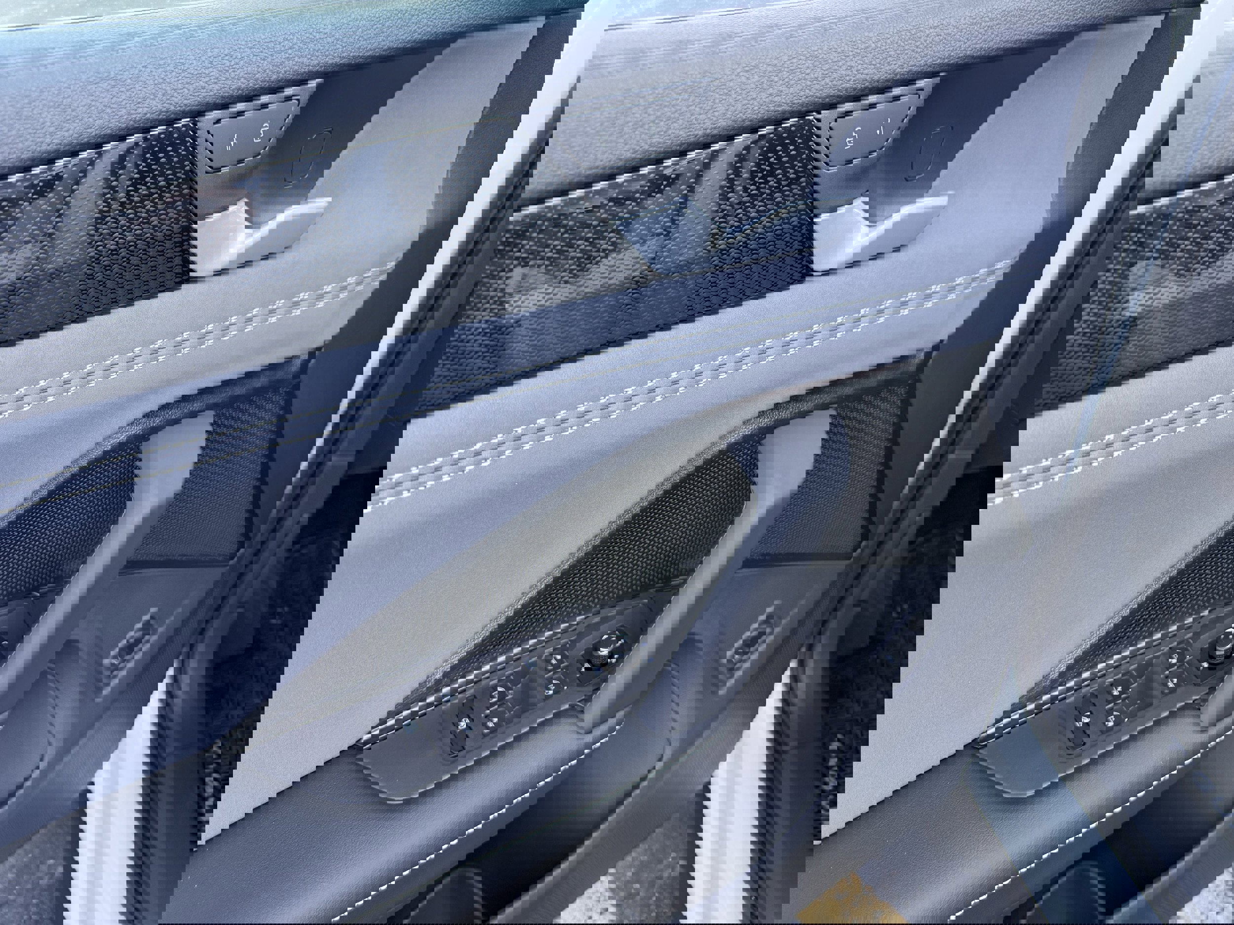 New 2025 Volkswagen Tiguan SE image 21